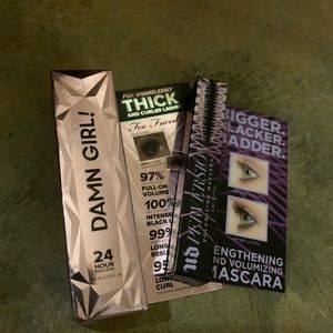 Set of two mini mascaras